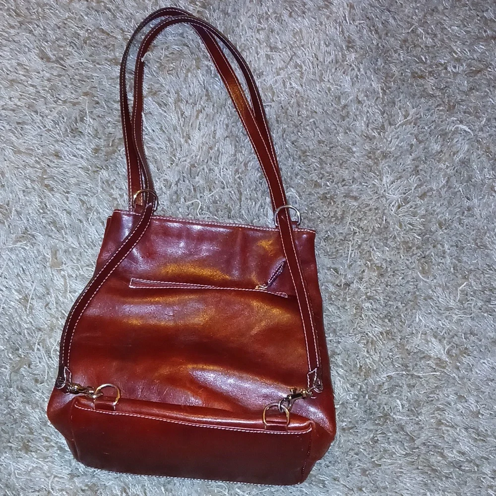 Elegant Brown Leather Shoulder Bag - Picture 3 of 6